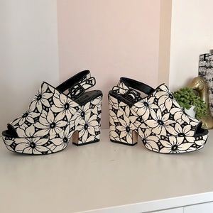 Alica + Olivia Chunky Floral Wedge Heels - size 38 (8)
